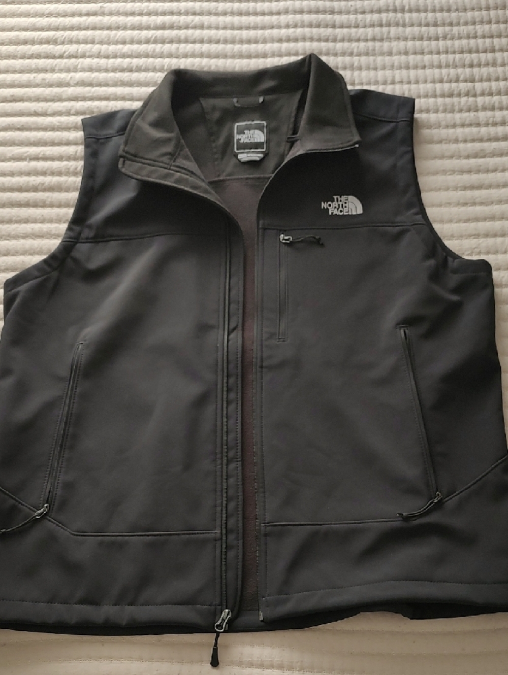 The North Face Men's Apex Bionic 3 Black Softshell Vest - Picture 2 of 6